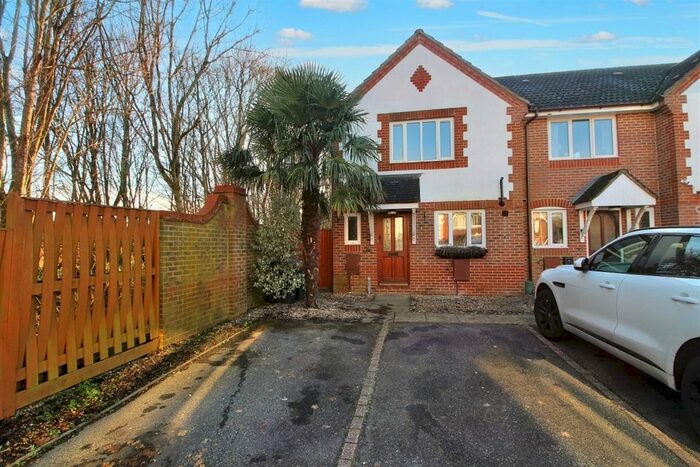 3 Bedroom End Of Terrace House To Rent In Wheatsheaf Close, Burgess Hill, West Sussex, RH15