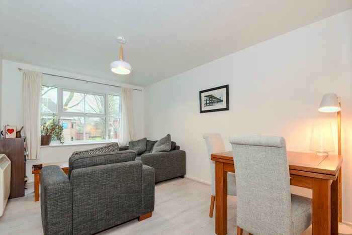 2 Bedroom Apartment To Rent In London Road, Reading, RG1