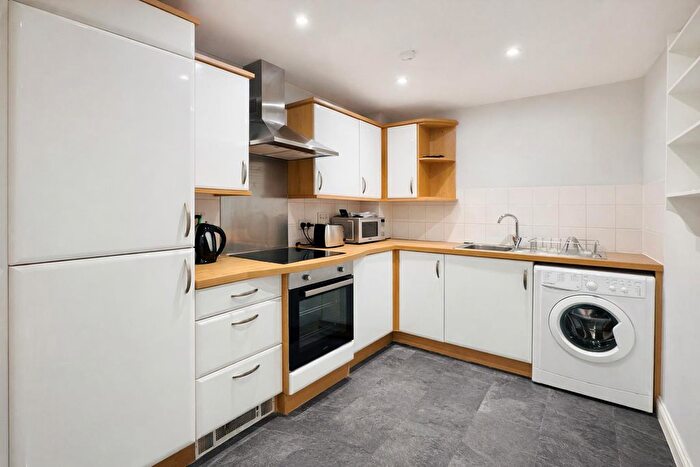 2 Bedroom Flat For Sale In Queens Road, Reading, RG1 - Photo 3