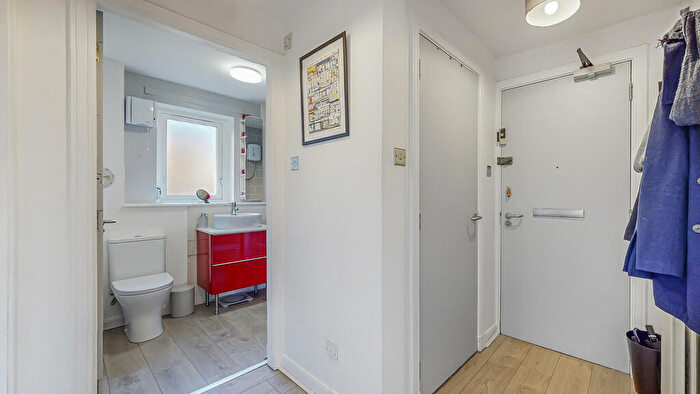 1 Bedroom Flat For Sale In Anderson Street, Partick, G11