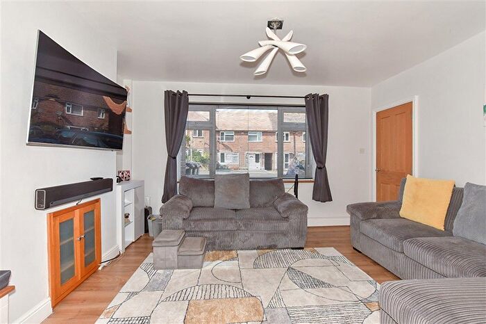 4 Bedroom Terraced House For Sale In Cambridge Road, Canterbury, Kent, CT1