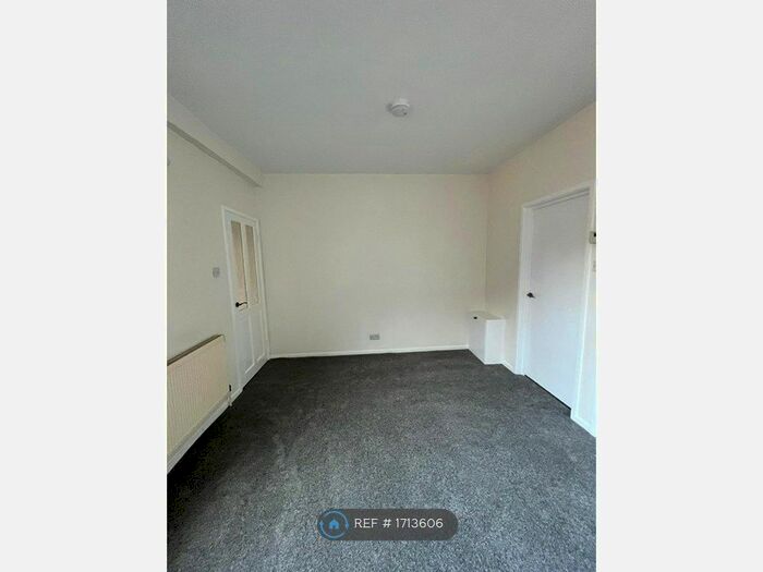 2 Bedroom Flat To Rent In Craven Road, Rugby, CV21