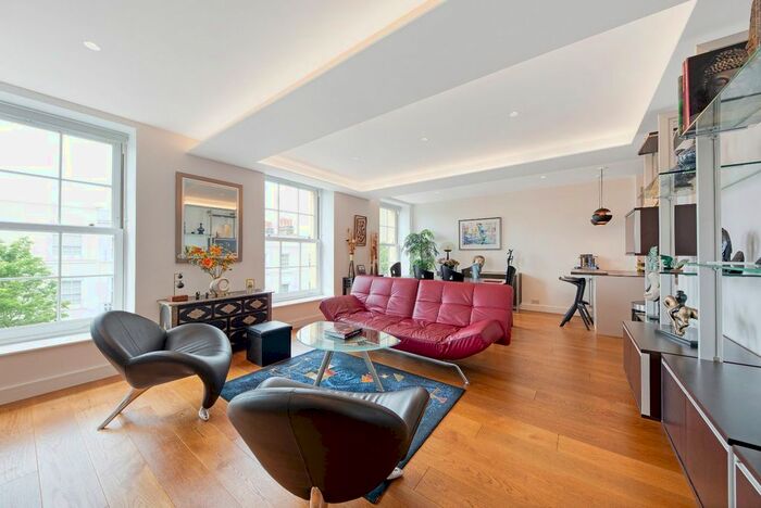 3 Bedroom Flat To Rent In Chepstow Place, London, W2