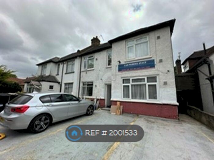 1 Bedroom Flat To Rent In Lampton Road, Hounslow, TW3
