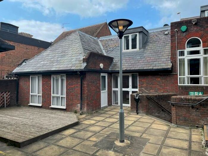 1 Bedroom Maisonette To Rent In Town Centre, RG21