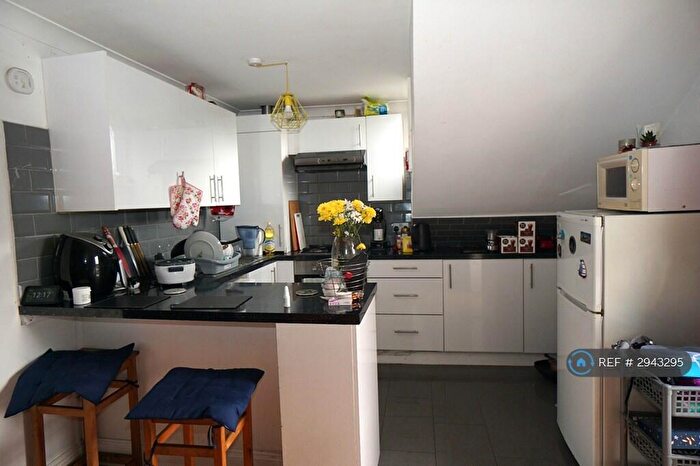 2 Bedroom Flat To Rent In Archway Road, London, N6