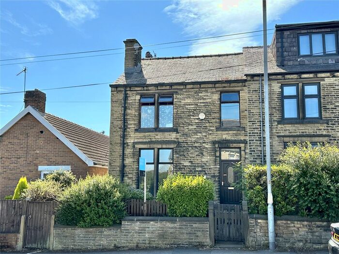 5 Bedroom Semi-Detached House To Rent In Newsome Road, Huddersfield, West Yorkshire, Uk, HD4