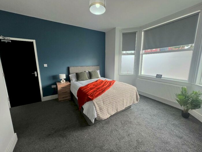 1 Bedroom House Of Multiple Occupation To Rent In Manor Court Road, Nuneaton, Warwickshire, CV11