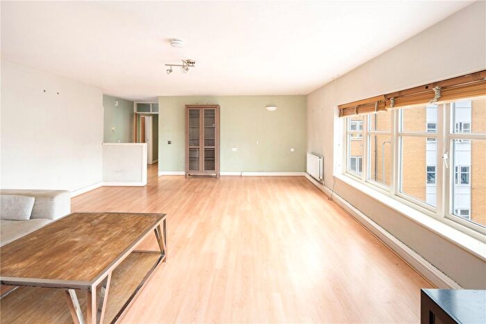 3 Bedroom Flat For Sale In Prince Edward Road, Hackney Wick, London, E9