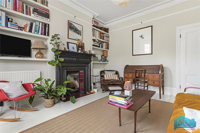 2 Bedroom Apartment For Sale In Sutton Road, London, N10