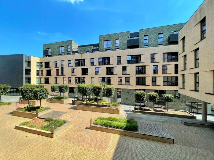 2 Bedroom Apartment To Rent In Burgess Springs, Chelmsford, CM1