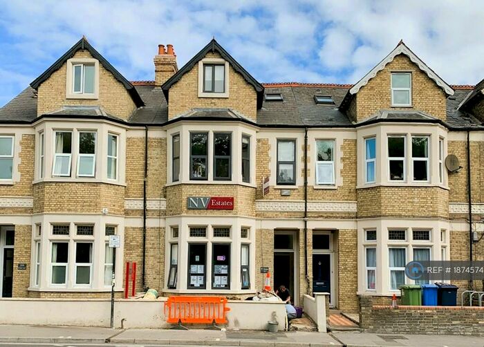 5 Bedroom Semi-Detached House To Rent In Cowley Road, Oxford, OX4