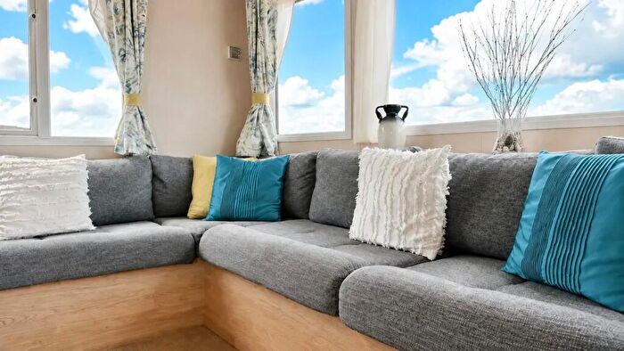 2 Bedroom Caravan For Sale In Seaview Holiday Park, St John's Rd, Whitstable, CT5