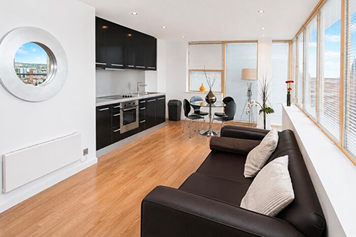 2 Bedroom Flat To Rent In West Point, Wellington Street, LS1
