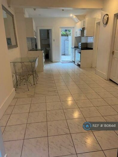 2 Bedroom Flat To Rent In Daventry Street, London, NW1