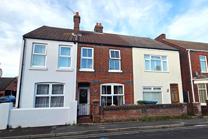 2 Bedroom House For Sale In Gordon Road, Fareham, PO16