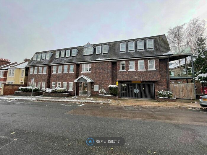 2 Bedroom Flat To Rent In Babbacombe House, Bromley, BR1