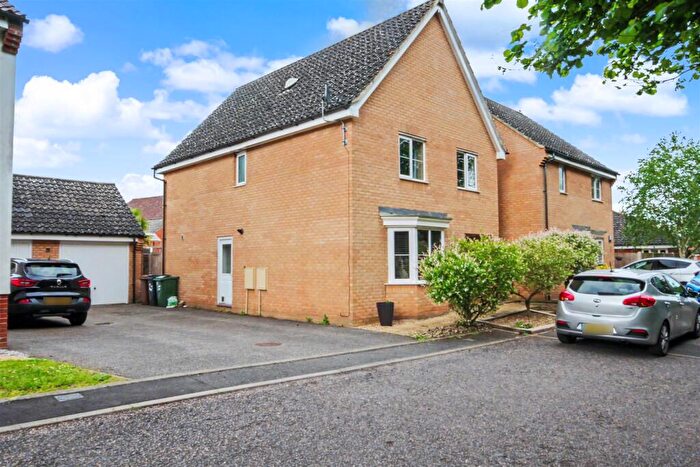 4 Bedroom Detached House For Sale In Pump House Close, Costessey, NR8
