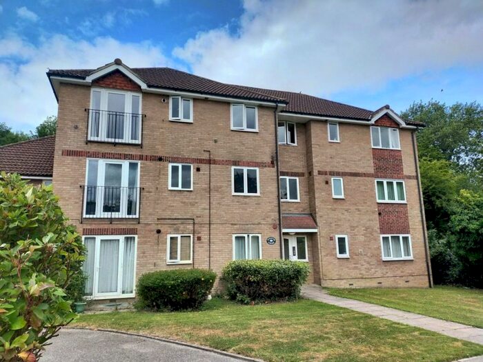 1 Bedroom Apartment To Rent In Longbridge Road, Horley, RH6