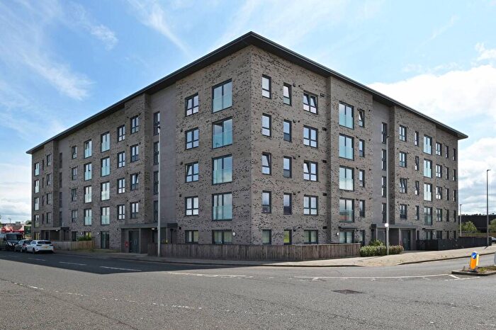 3 Bedroom Flat For Sale In Flat, Sandpiper Drive, Edinburgh, EH6