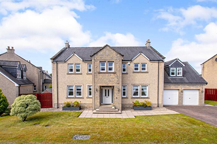 5 Bedroom Detached House For Sale In Woodland Gait, Cluny, KY2