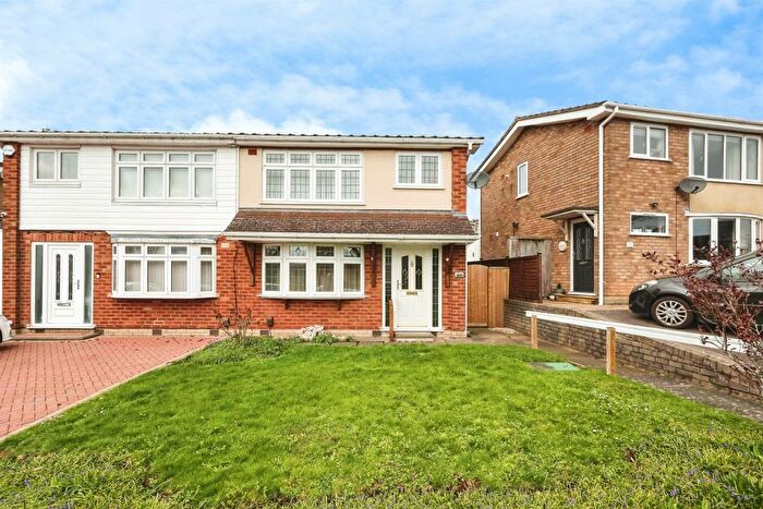 3 Bedroom Semi Detached House For Sale In Stamford Road, Brierley Hill, DY5