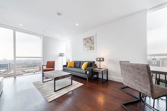 2 Bedroom Flat To Rent In Harbour Way, Canary Wharf, E14