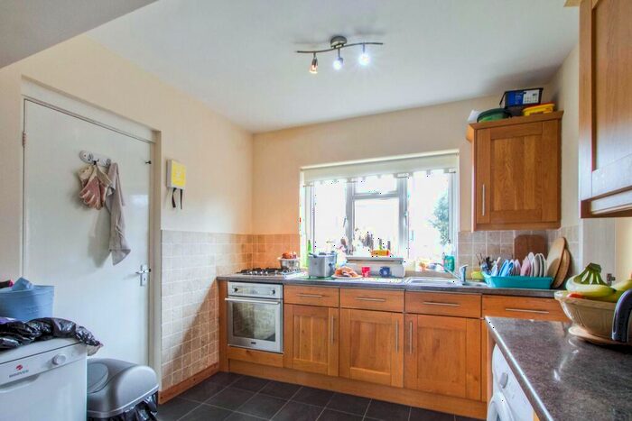 3 Bedroom Semi-Detached House To Rent In Chedworth Close, BA2