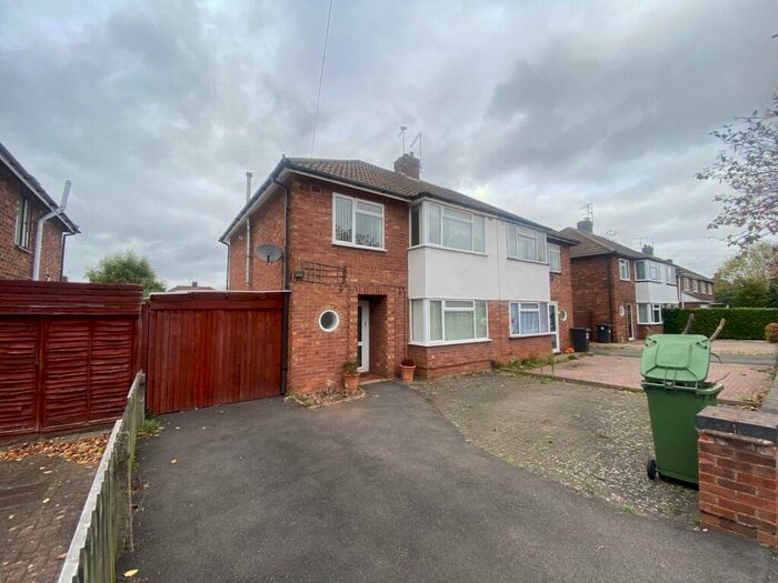 3 Bedroom Semi-Detached House To Rent In Helmsdale Road, Lillington, CV32