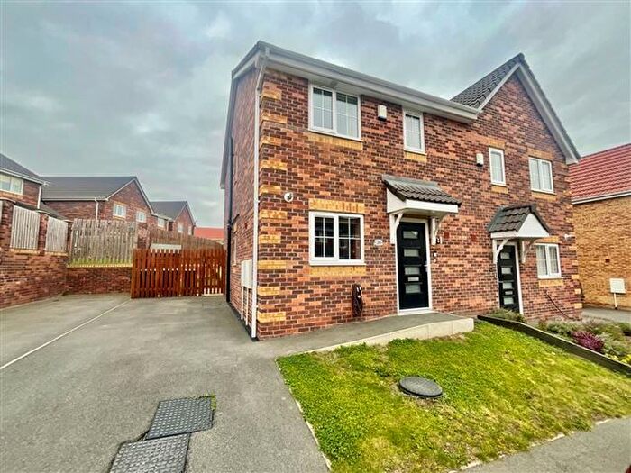 3 Bedroom Semi-Detached House For Sale In Fairfields Way, Aston, Sheffield, S26