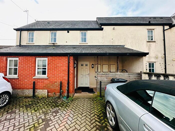 1 Bedroom Flat For Sale In Cox's Court, Park Street, EX16