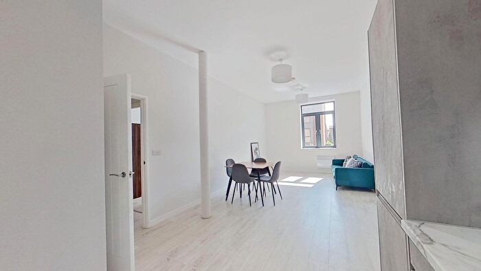 2 Bedroom Flat To Rent In Atkinson Street, Leeds, LS10