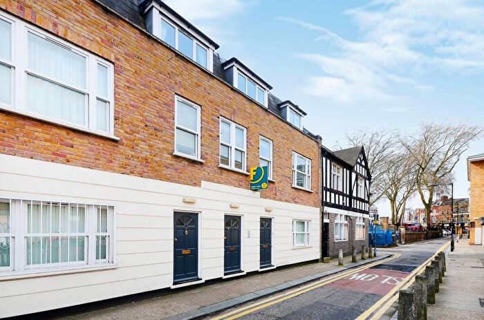 1 Bedroom Flat To Rent In Austin Street, , Shoreditch, London, E2