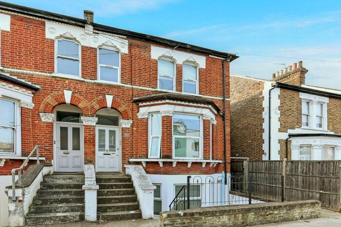 1 Bedroom Flat To Rent In Fernlea Road, London, SW12