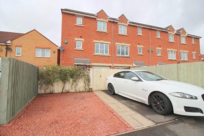 4 Bedroom Town House For Sale In Dovecote Drive, Pelton Fell, Chester Le Street, DH2