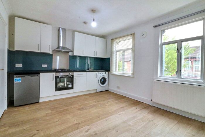 2 Bedroom Flat To Rent In Denzil Road, London, NW10
