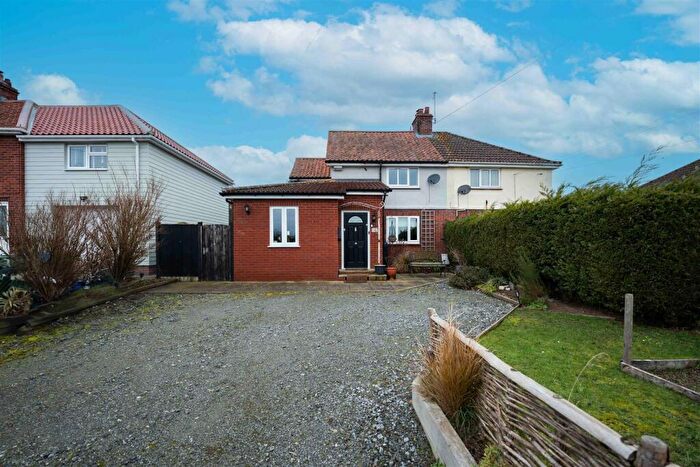 4 Bedroom Semi-Detached House For Sale In Hill Road, Wangford, NR34