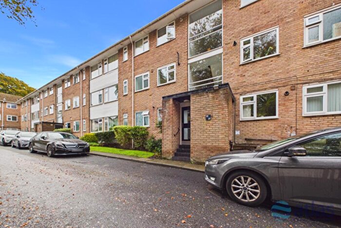 2 Bedroom Flat For Sale In Eton Court, Calderstones, L18
