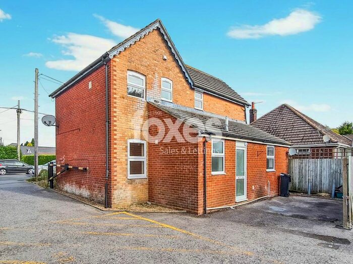 2 Bedroom Flat To Rent In Wareham Road, Corfe Mullen, Dorset BH21