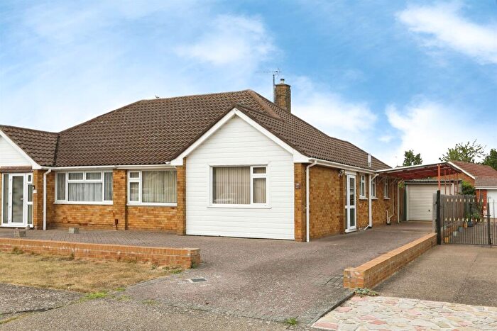 3 Bedroom Semi-Detached Bungalow For Sale In Hill Brow, Sittingbourne, ME10