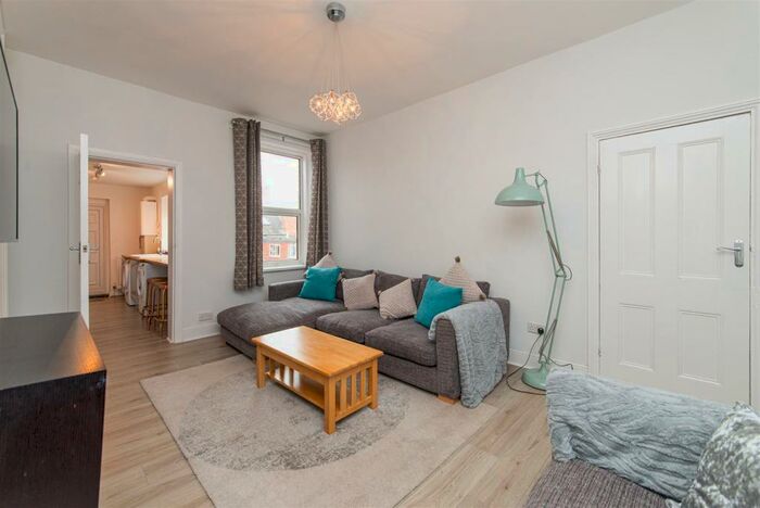 3 Bedroom Flat To Rent In Doncaster Road, Sandyford, Newcastle Upon Tyne, NE2