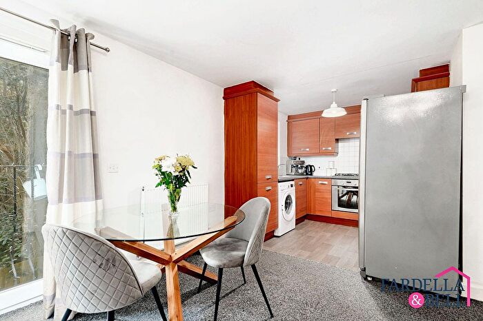 2 Bedroom Flat For Sale In Honeysuckle Court, Huncoat, BB5