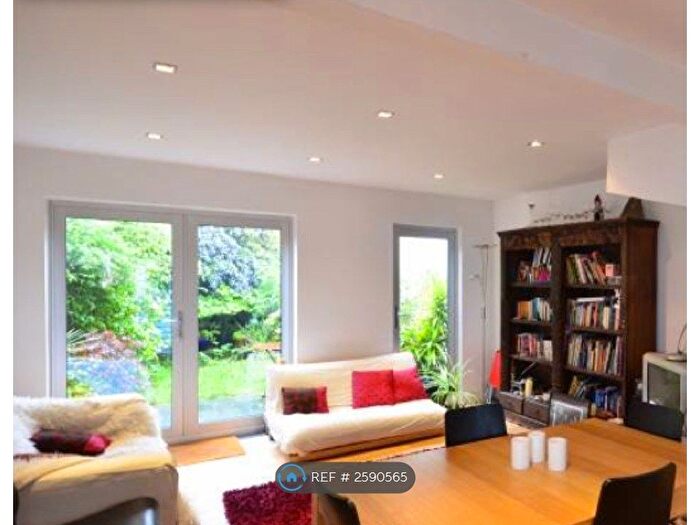 3 Bedroom Terraced House To Rent In Mitford Road, London, N19