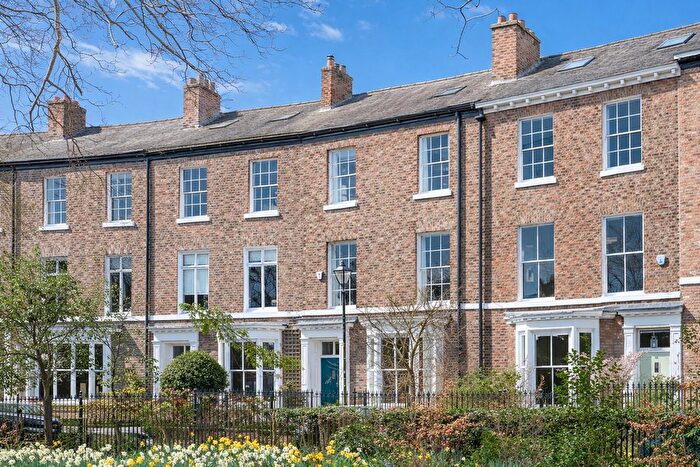 5 Bedroom Terraced House For Sale In St. Pauls Square, York, YO24