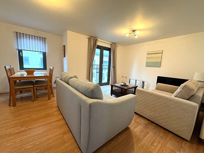 2 Bedroom Flat To Rent In Fishermans Way, Swansea, Maritime Quarter, SA1