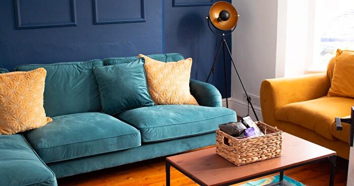 4 Bedroom Semi-Detached House To Rent In Exchange Road, Nottingham, Nottinghamshire, NG2