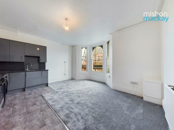 4 Bedroom Maisonette To Rent In Gladstone Terrace, Brighton, BN2