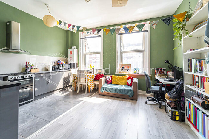 1 Bedroom Apartment To Rent In Green Lanes, Finsbury Park, London, N4