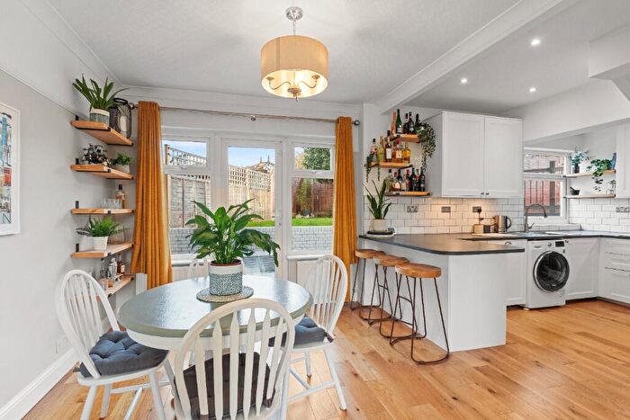 3 Bedroom Semi-Detached House For Sale In Warland Road, London, SE18