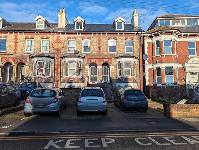 1 Bedroom Flat To Rent In Folkestone Road, Dover, CT17